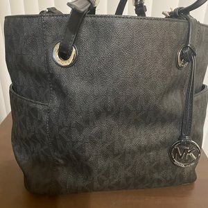 Michael Kors hand bag